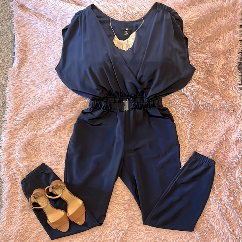 ❤️H&M Navy Belted Jumpsuit-Size 10❤️
